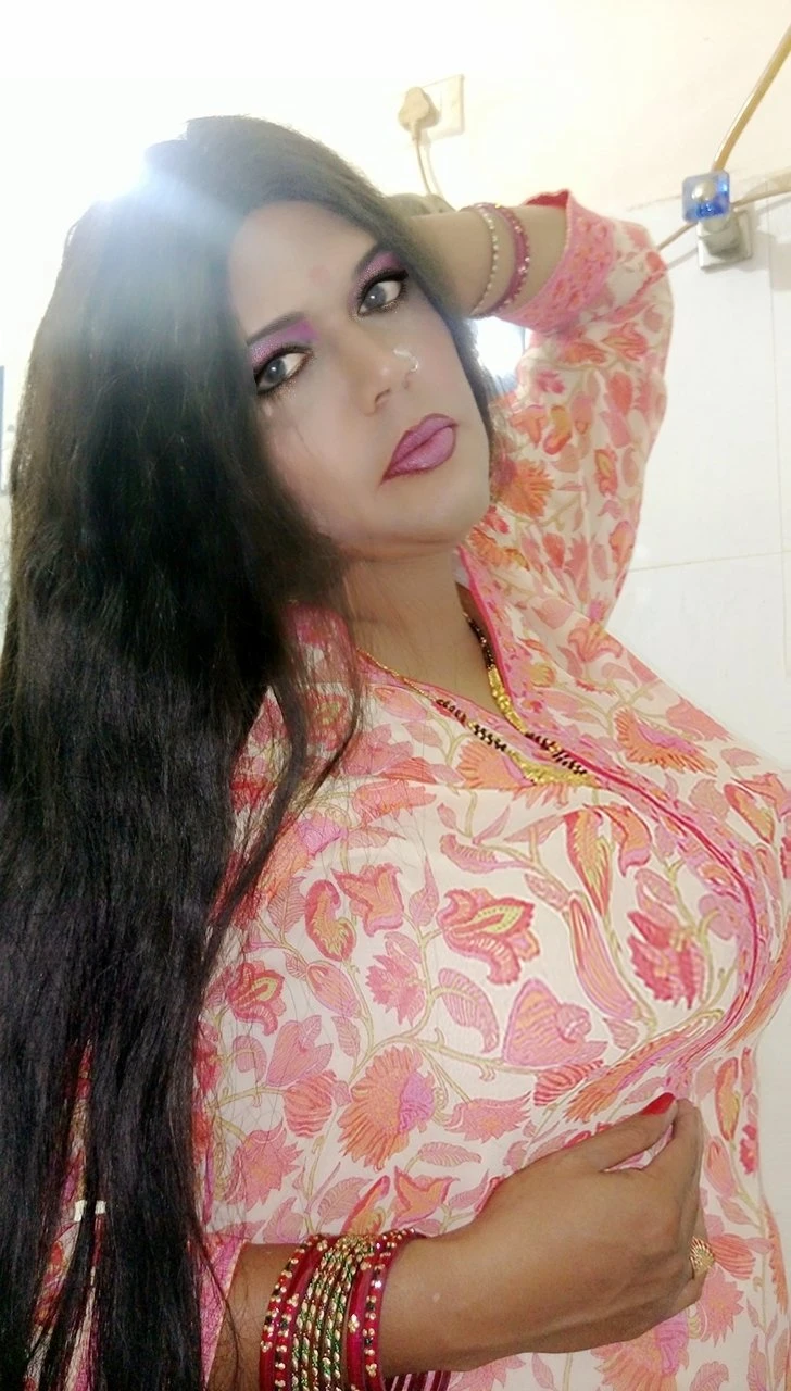 Madhu Randi – Indian escort in New Delhi — 10 / 31