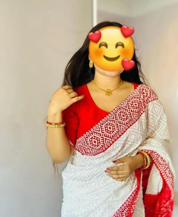 Sukoon – Indian adult performer in New Delhi — 12 / 20