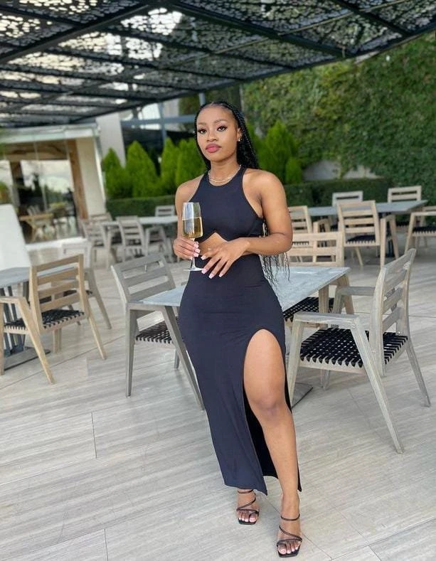 Joy – South African escort in Beirut — 2 / 4