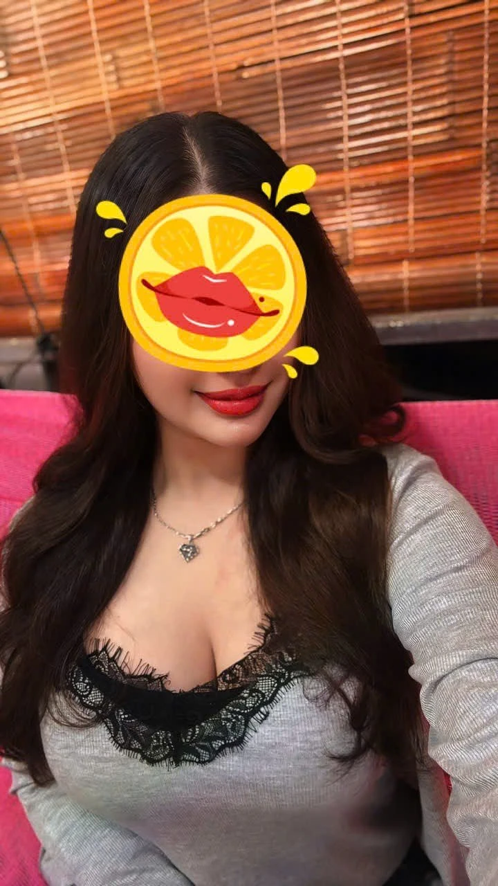 Anna – Chinese escort in Kathmandu — 10 / 15