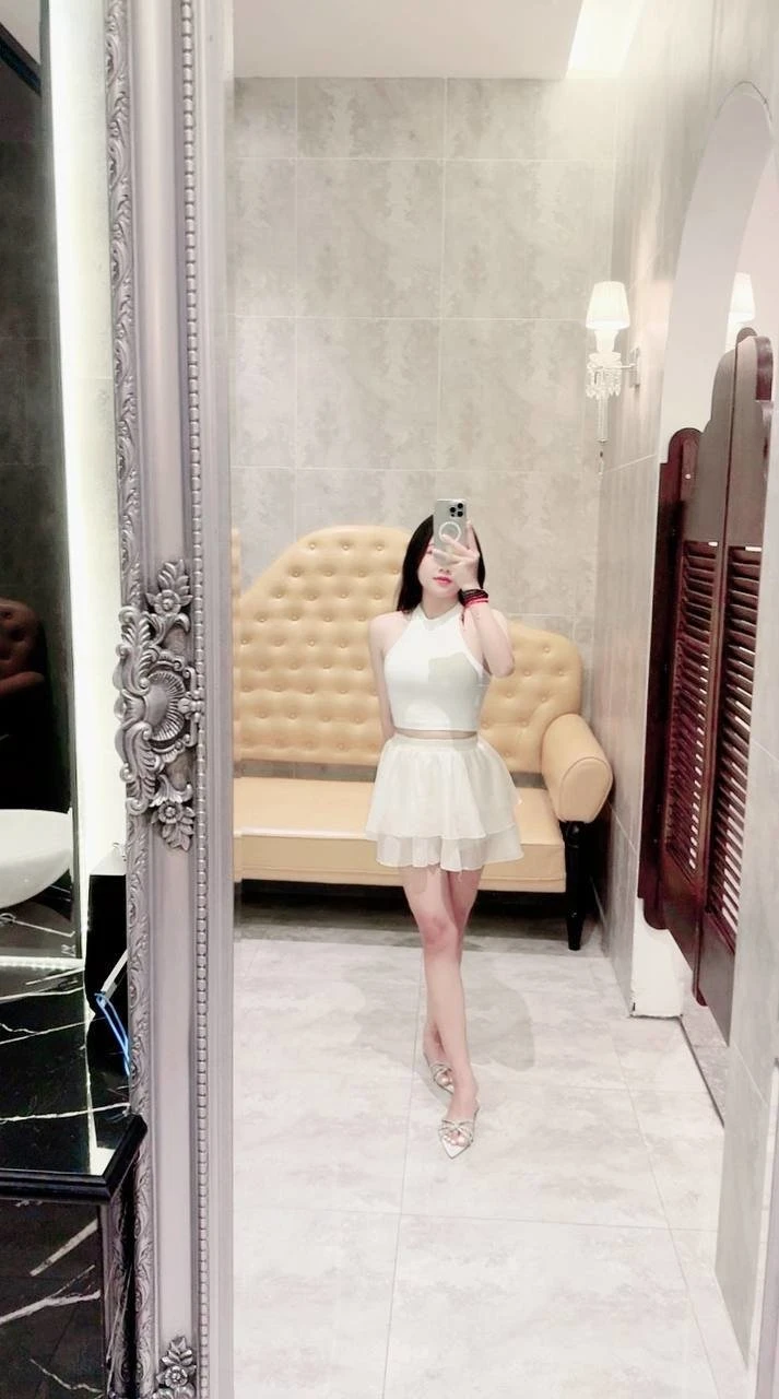 Bé Min – Vietnamese escort in Ho Chi Minh City — 4 / 7