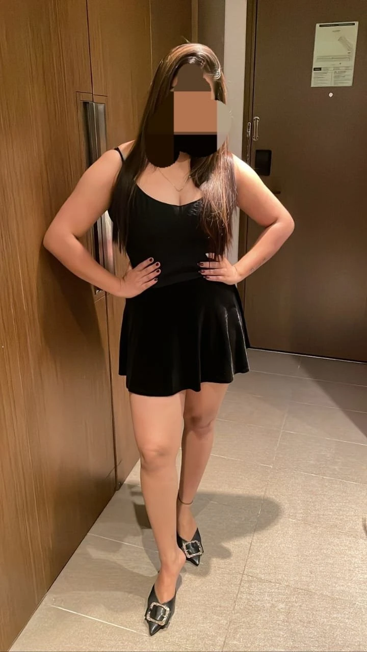 Tanushka Cam Show Real Meet – Indian escort in Mumbai — 1 / 2