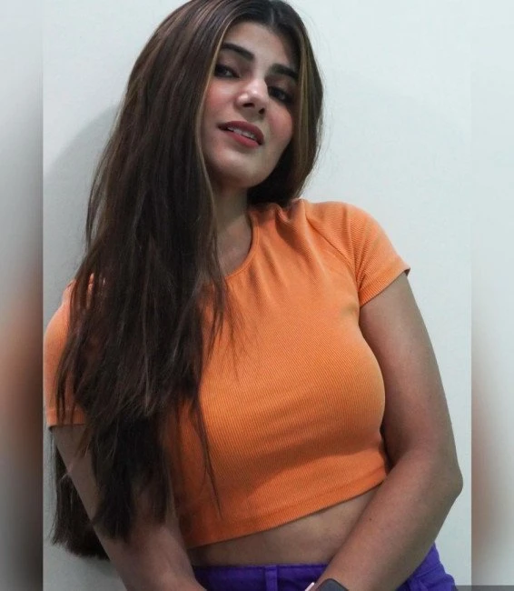 Natasha Arora Attractive Young Model – Indian escort in Hyderabad — 3 / 5