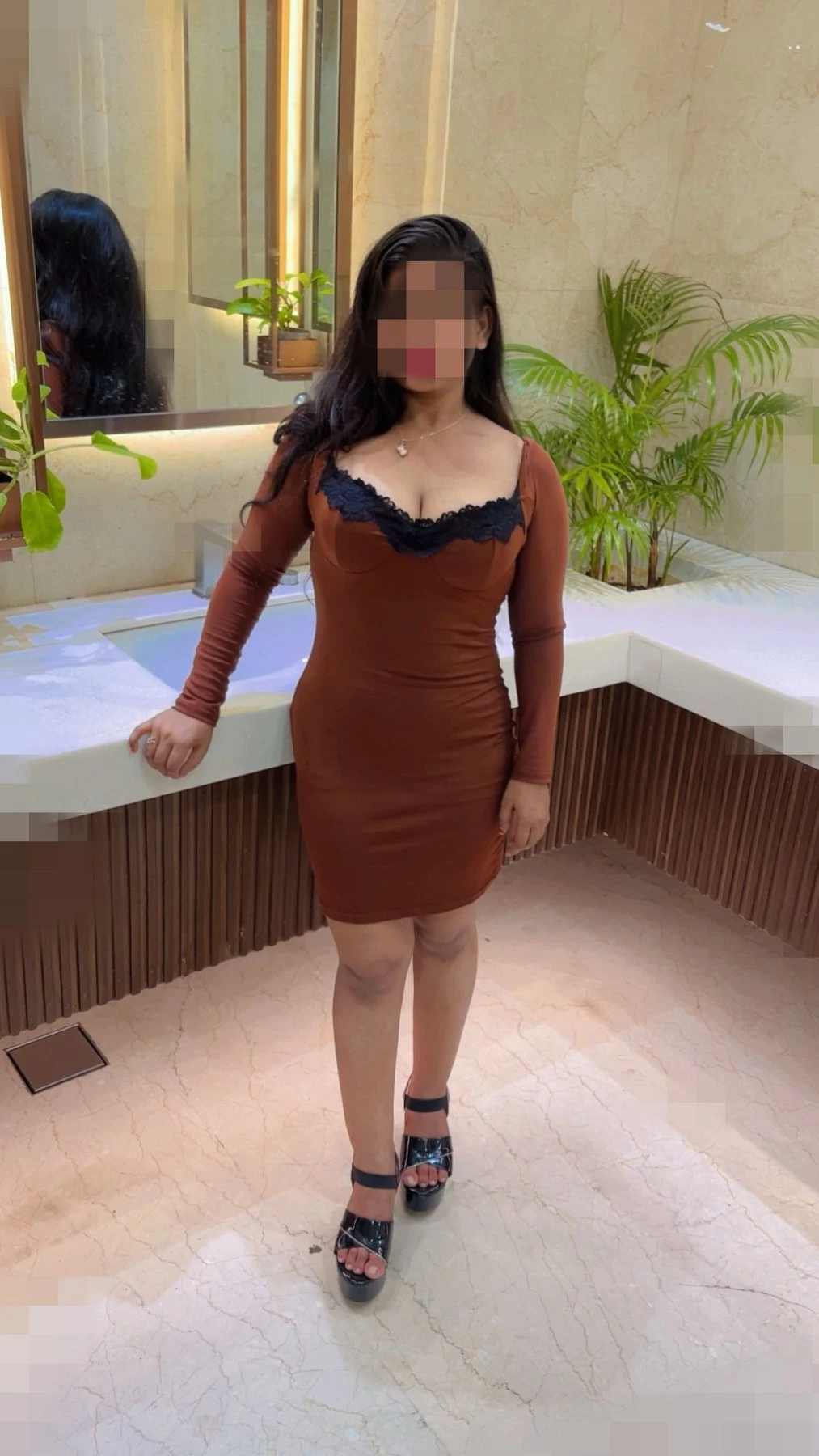 Priya the Curvy Queen – Indian escort in Mumbai — 10 / 15