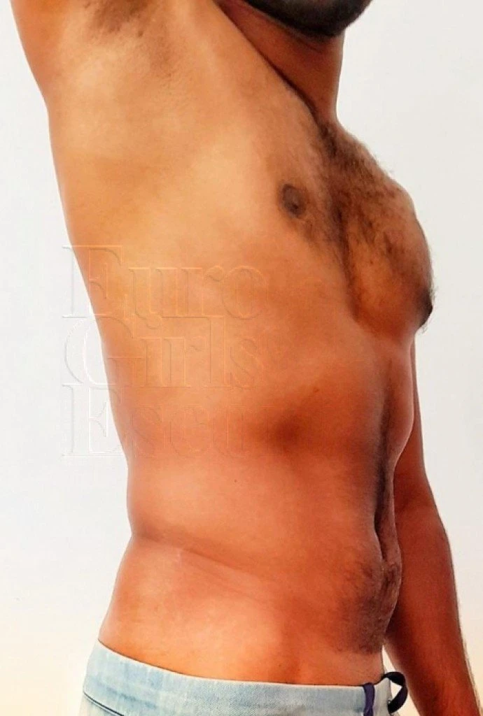Amith – Sri Lankan escort in Colombo — 3 / 4