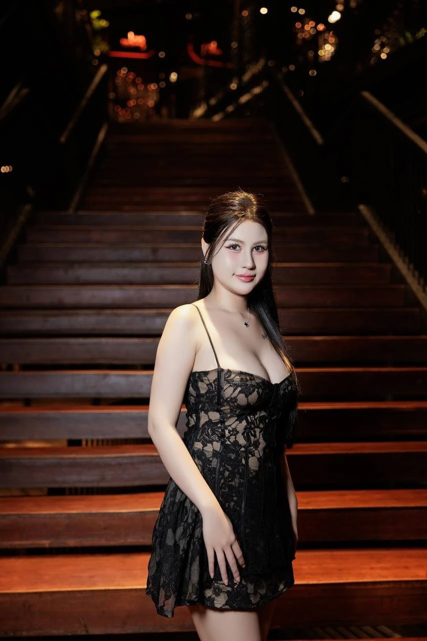 Nina – Vietnamese escort in Ho Chi Minh City — 7 / 16