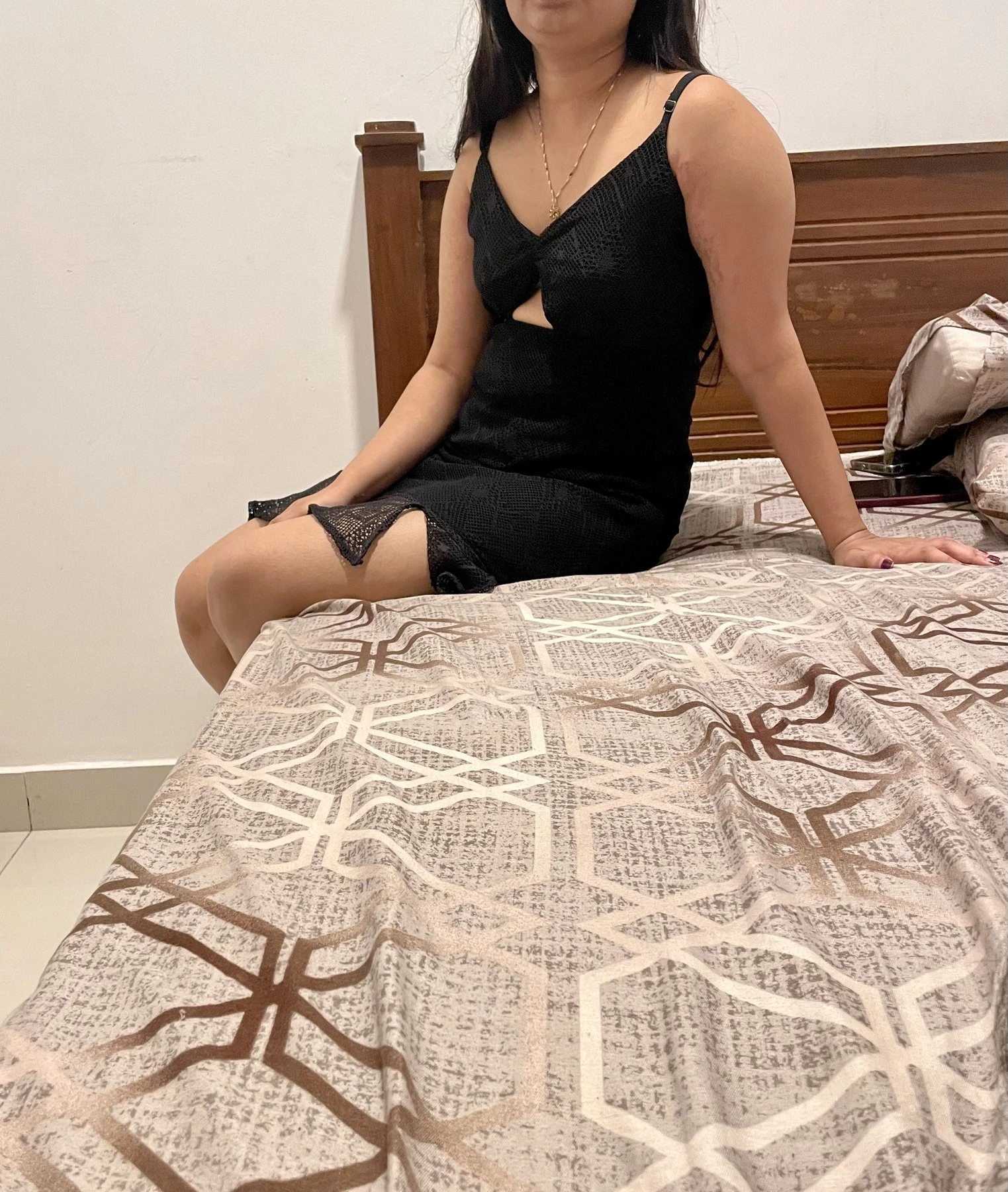 Saduni – Sri Lankan escort in Colombo — 2 / 3