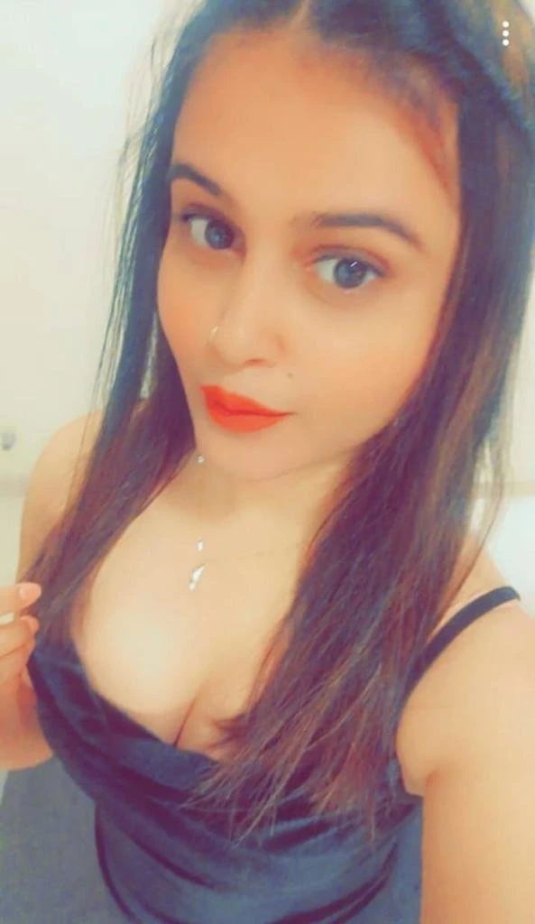Reena Sexy and Hot Models – Indian escort in Nagpur — 4 / 7