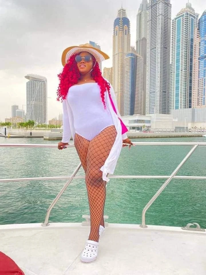 Bianca – Ugandan escort in Abidjan — 5 / 6
