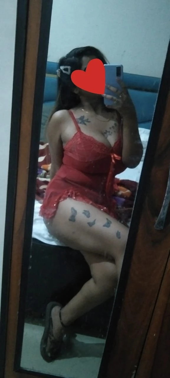 Tannu real meet and Cam Queen – Indian escort in New Delhi — 10 / 16