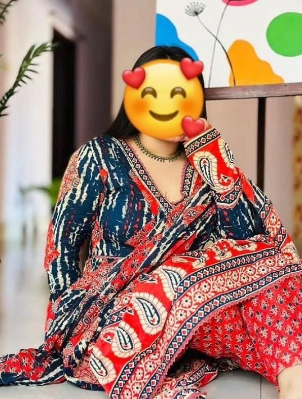 Sukoon – Indian adult performer in New Delhi — 3 / 20
