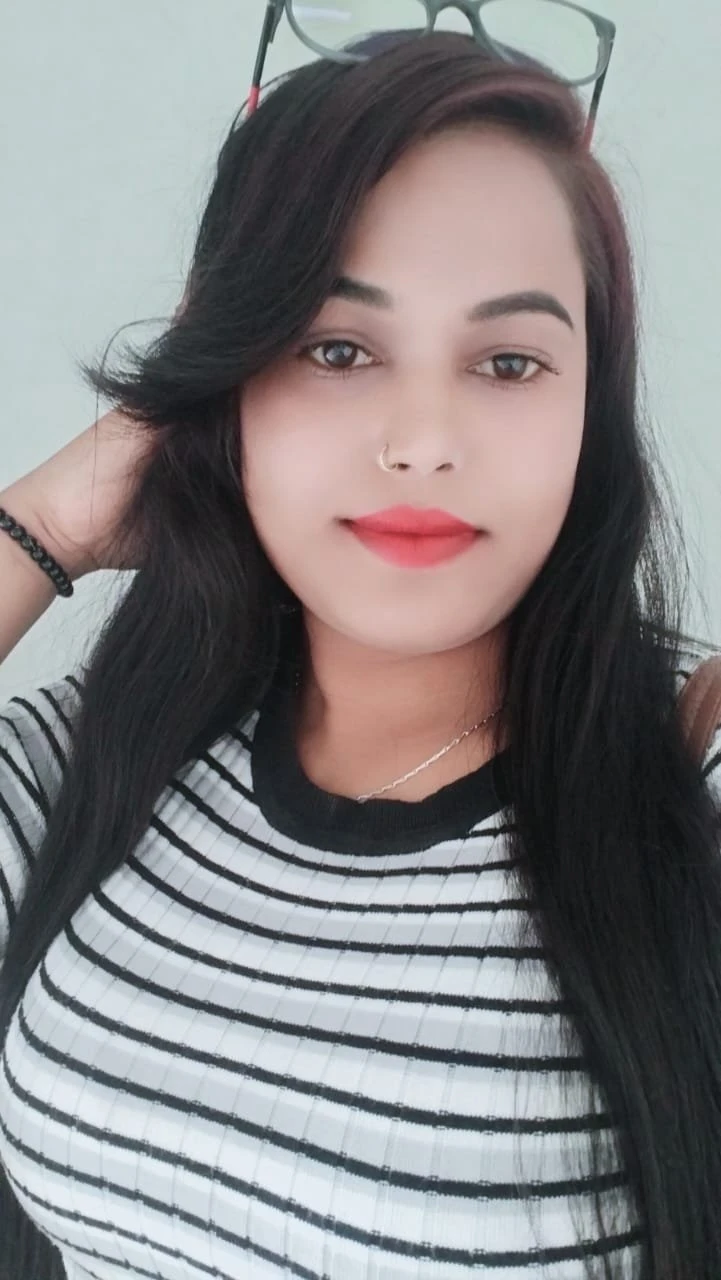 Priya Cam and real meet service – Indian escort in Hyderabad — 3 / 5