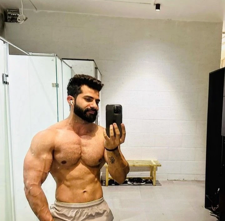 Raaj – Indian escort in Mumbai — 2 / 4