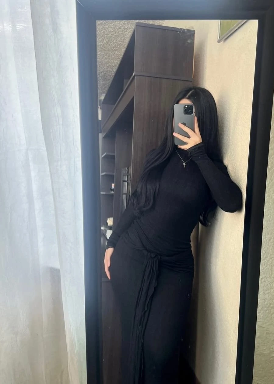 Diya – Indian escort in Vadodara — 2 / 4