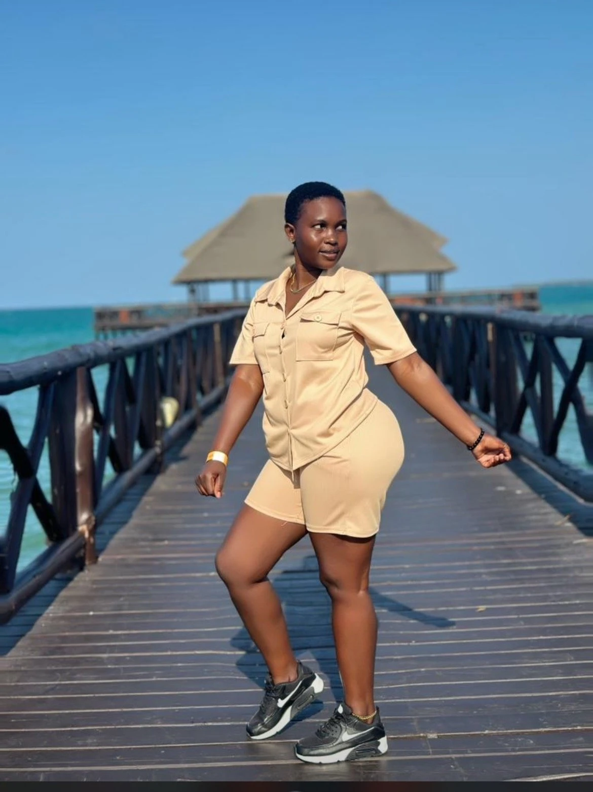 Juju – Tanzanian escort in Dar es Salaam — 2 / 5