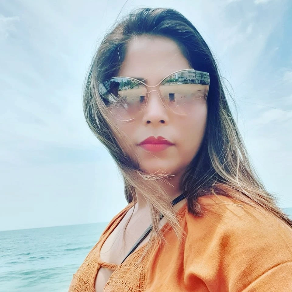 Divya Jha – Indian escort in Mumbai — 2 / 4