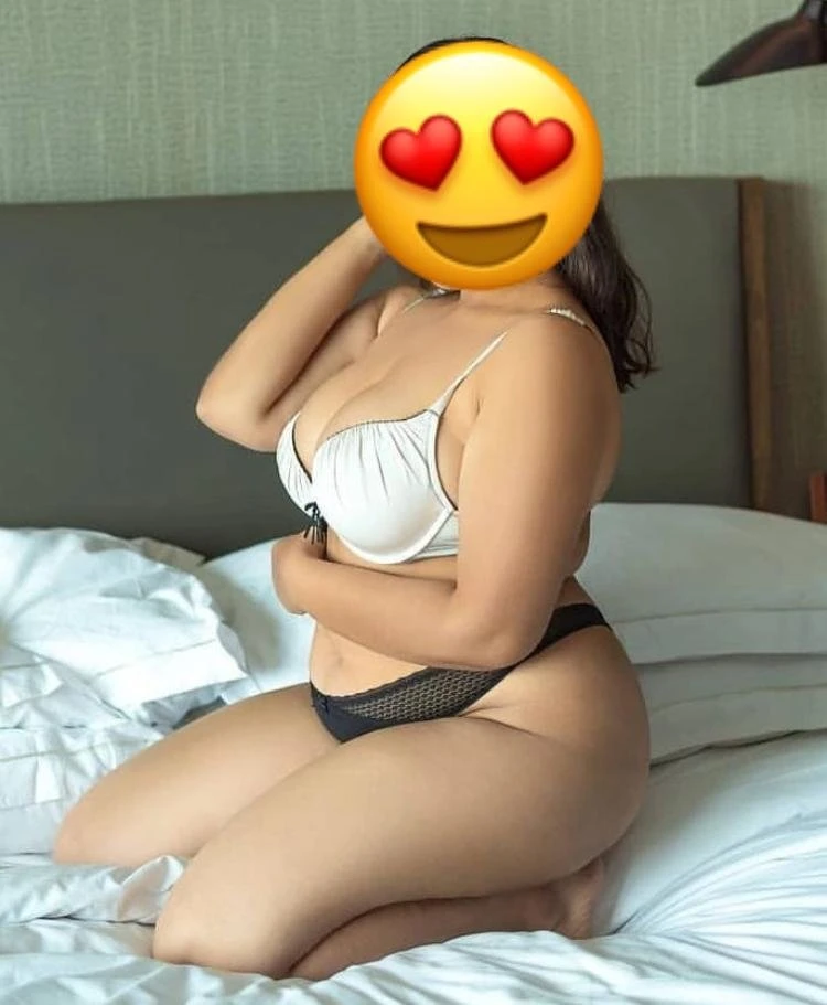 Shashi – Sri Lankan escort in Colombo — 2 / 3