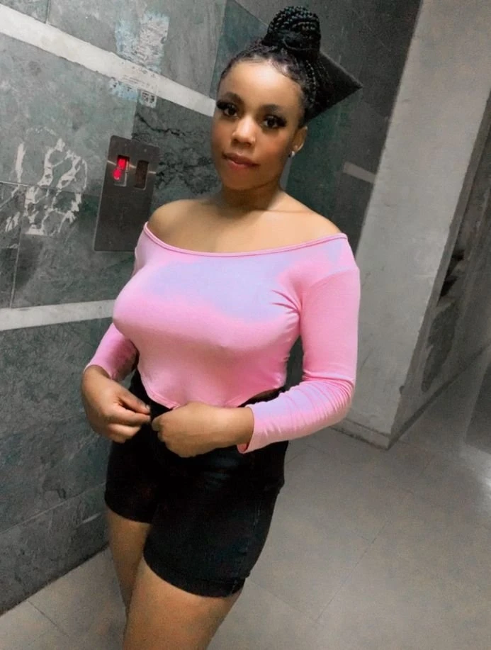 Glory – Tanzanian escort in Noida — 2 / 4