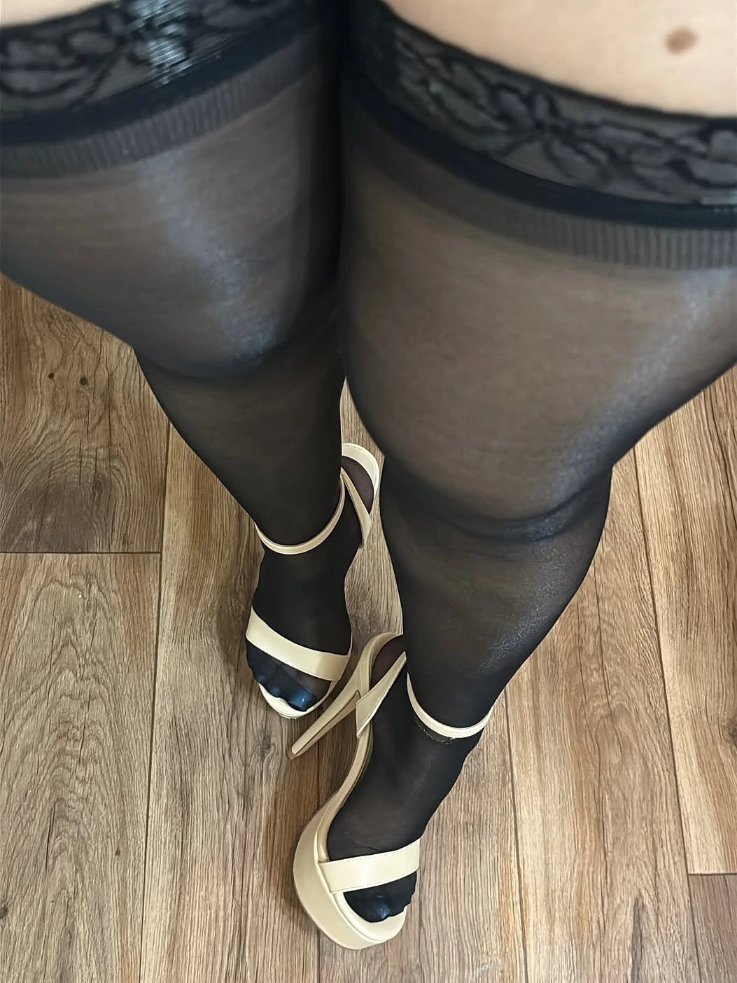 Simran – Indian escort in Navi Mumbai — 4 / 9