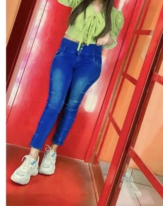 Surbhi Sharma – Indian escort in New Delhi — 3 / 6