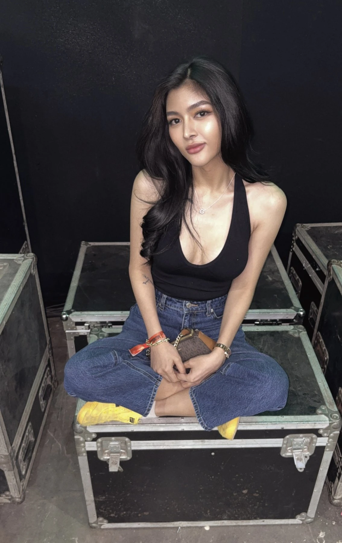 Sexy Courtney – Filipino escort in New Delhi — 27 / 28