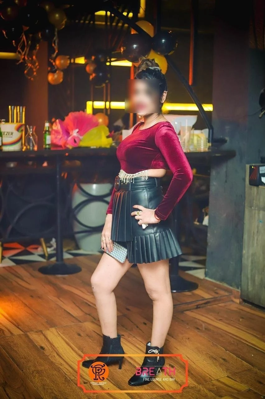 NAINA INDEPENDENT ONLY CAM SHOW – Indian escort in Hyderabad — 5 / 7