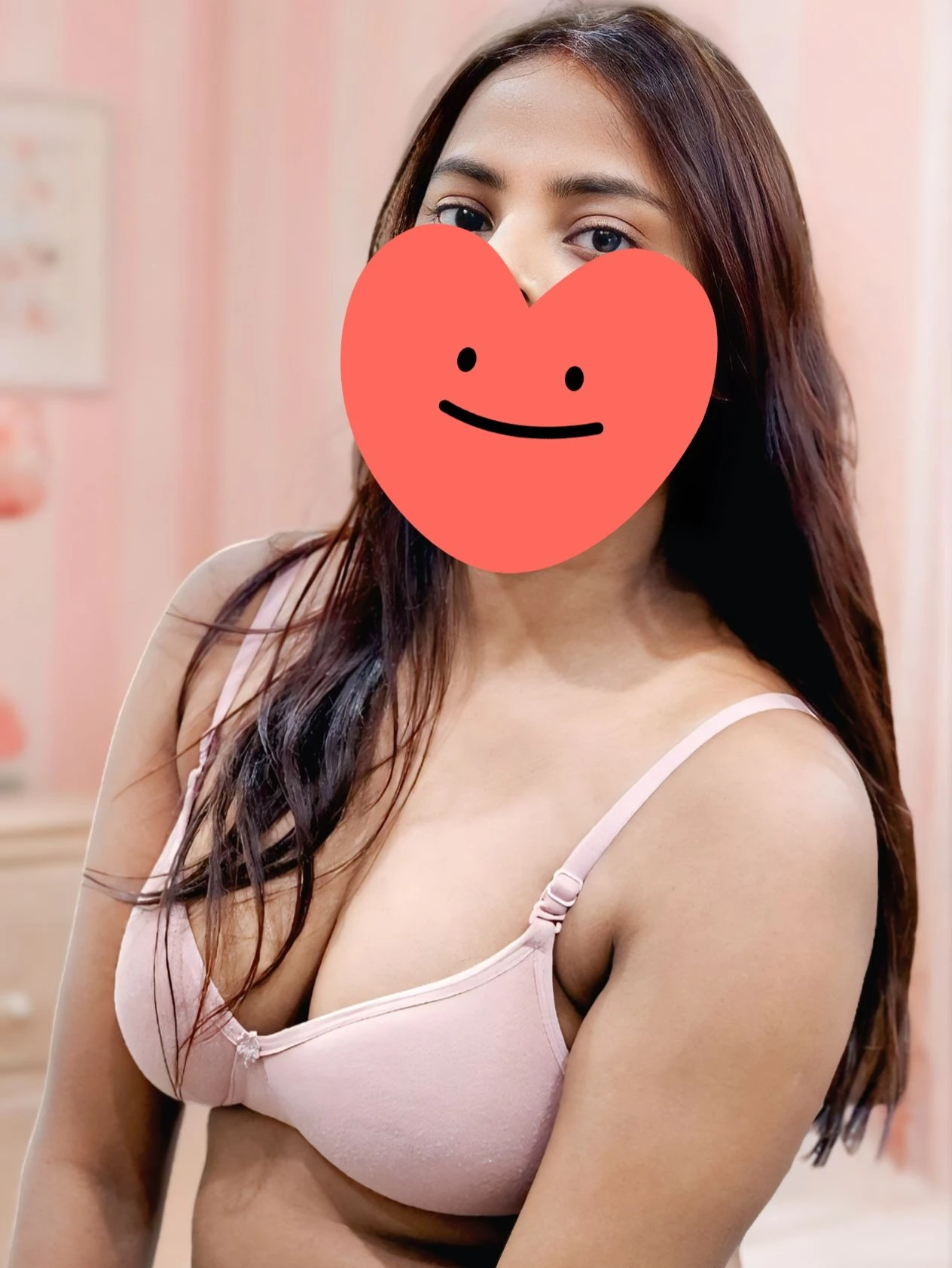 Avni Cam and Real Meet – Indian escort in New Delhi — 1 / 7