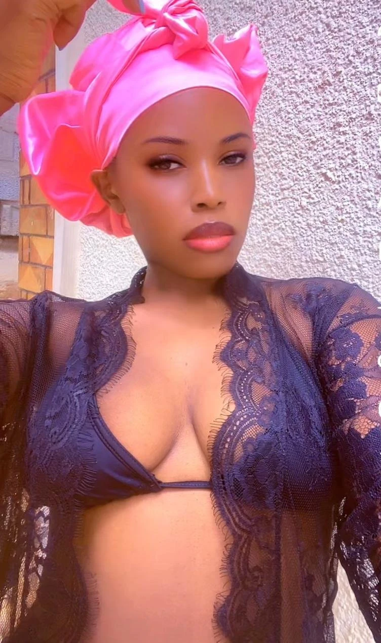 Sandra – South African escort in Surat — 1 / 3