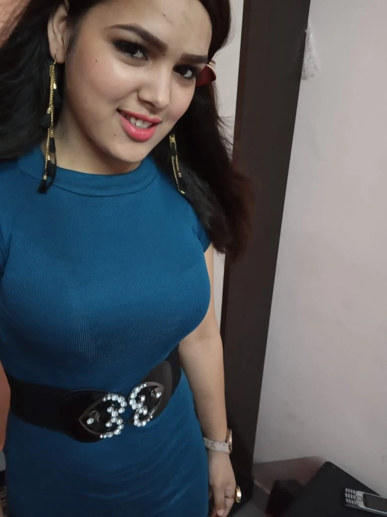 PAYAL MALIK – Indian escort in Mumbai — 1 / 6
