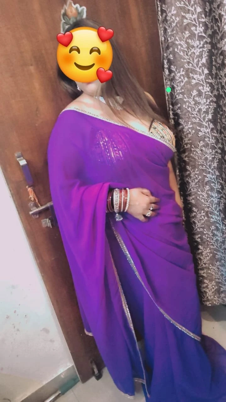Independent bhabhi cam show – Indian adult performer in New Delhi — 18 / 30