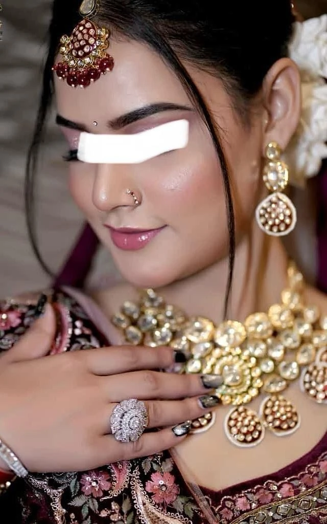 Sanjana Sharma – Indian escort in Hyderabad — 4 / 24