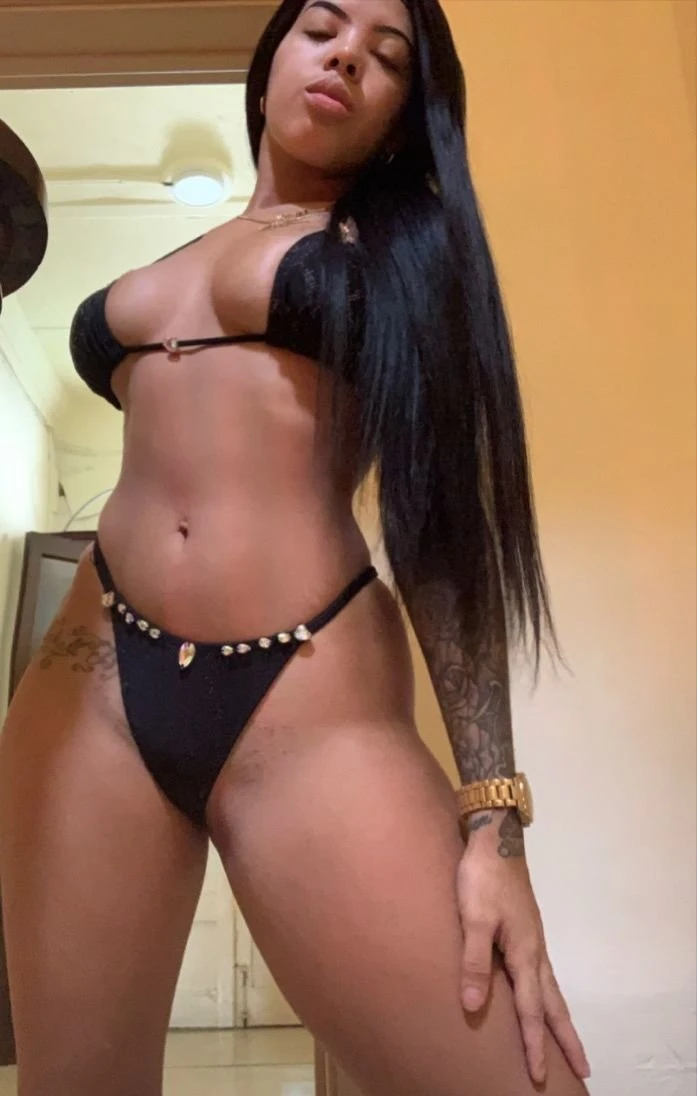 Anais – Panamanian escort in Malta — 10 / 19