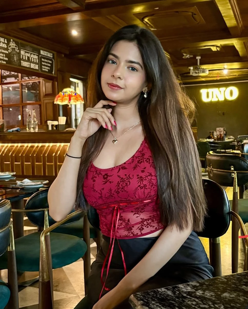 Divya – Indian escort in Mumbai — 3 / 6