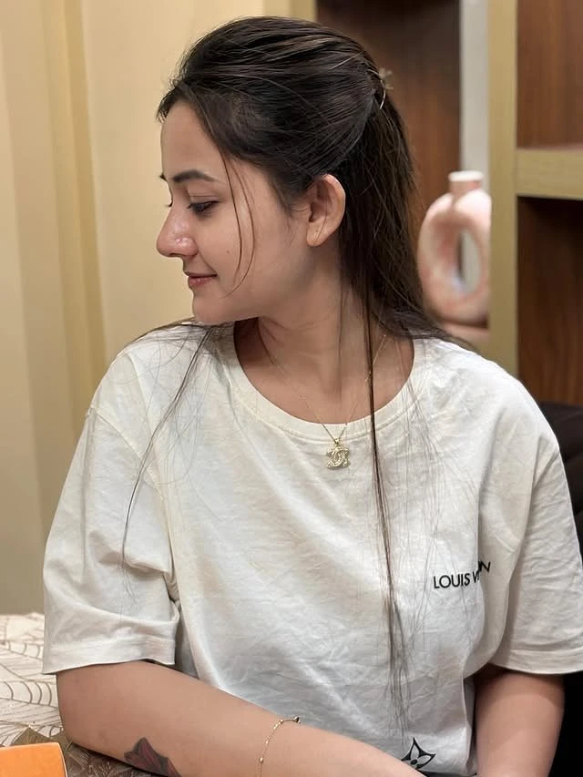 Meenakshi – Indian escort in Pune — 3 / 6