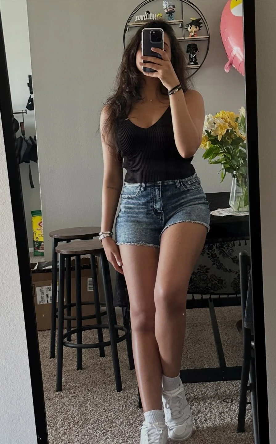 Shraddha – Indian escort in Mumbai — 2 / 5