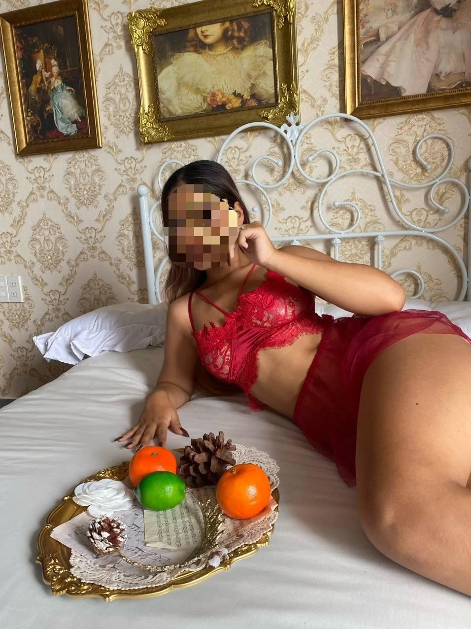 Ashley – French escort in Colombo — 2 / 3