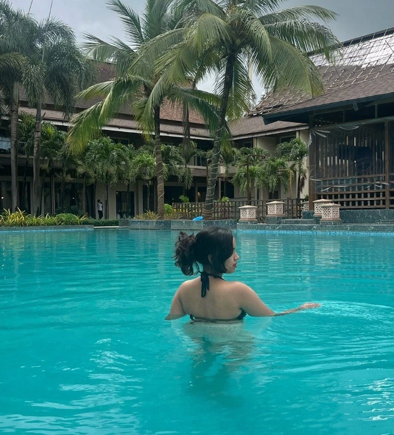 Aarohi Independent Girl Real meet CAM – Indian escort in New Delhi — 1 / 11