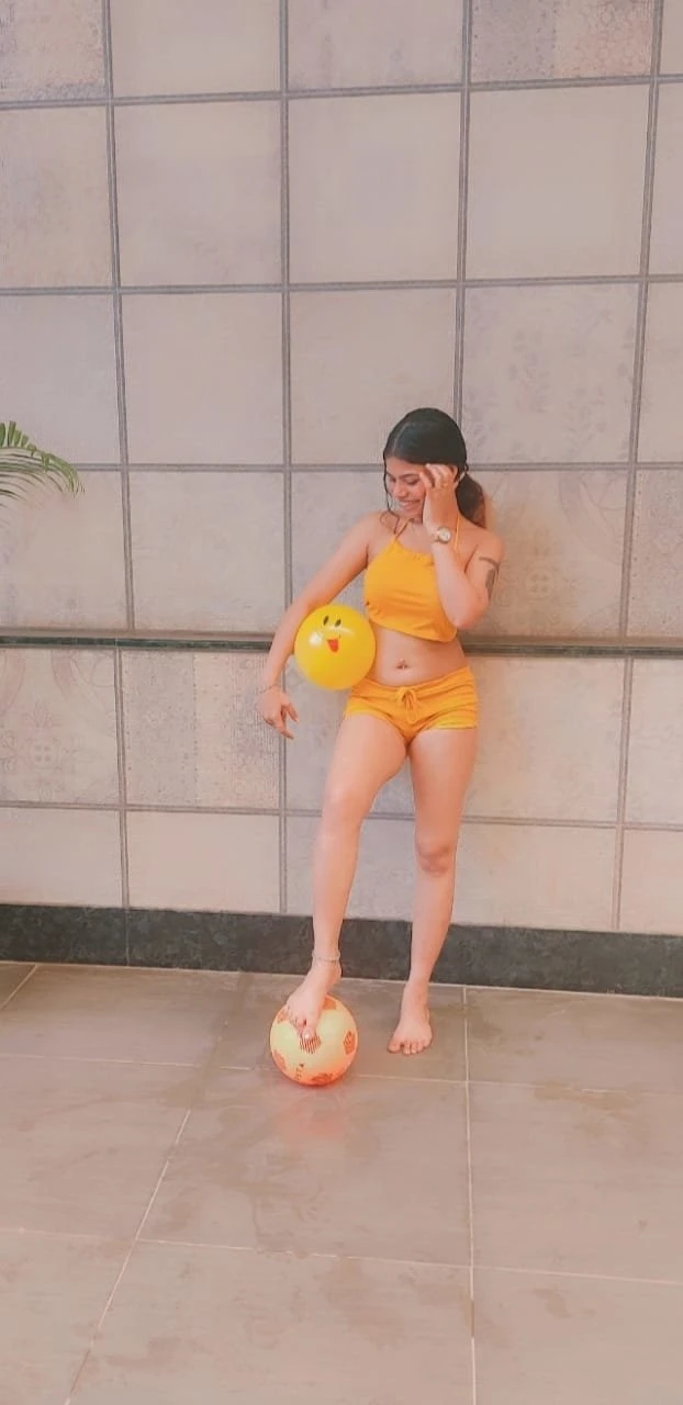 Nisha – Indian escort in Mumbai — 9 / 18