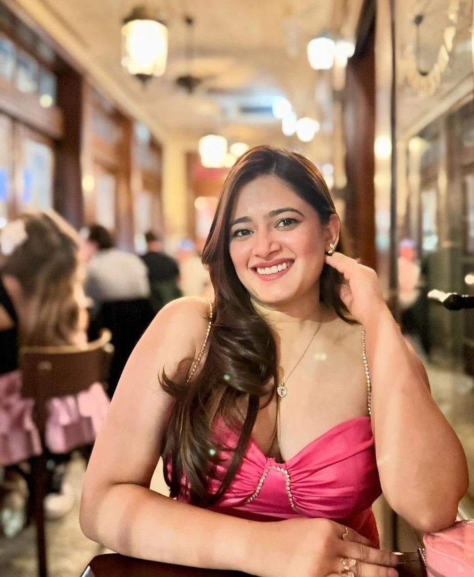 Independent Krupa Cam Show / Reel Meet – Indian escort in New Delhi — 1 / 4