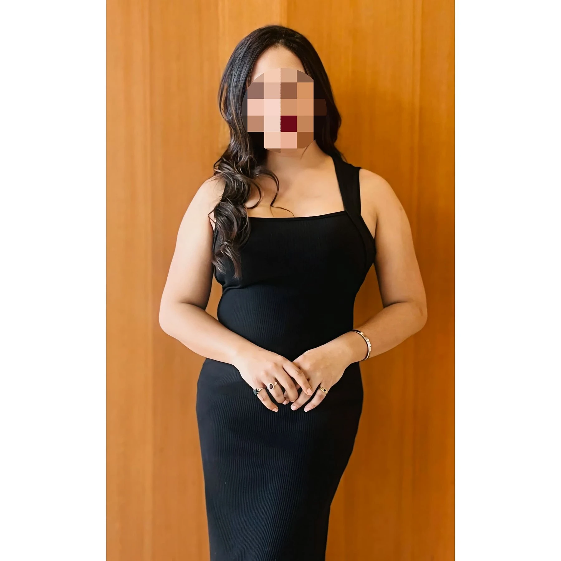 Sonali – Indian escort in Hyderabad — 4 / 11