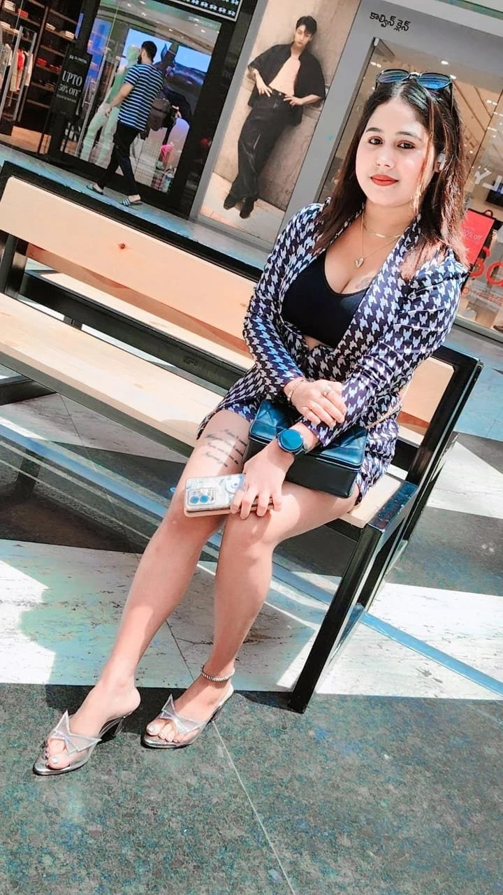 VERONICA OBEROI – Indian escort in Hyderabad — 6 / 8