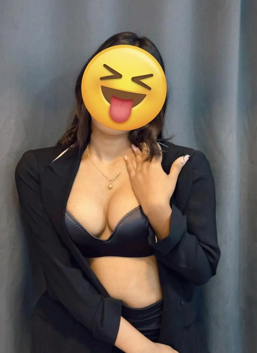 Cam & meet available – Indian escort in Kolkata — 3 / 7