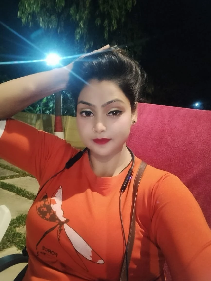 Ishika – Indian escort in Mumbai — 1 / 2