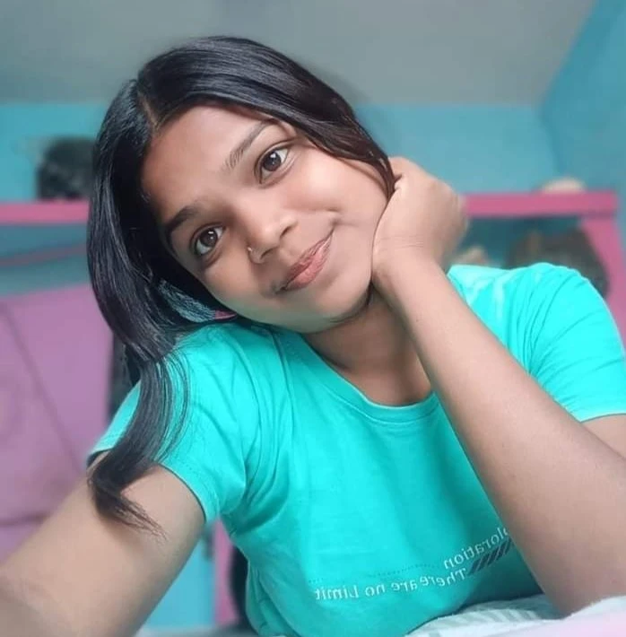 Fully independent girl for cam & meet – Indian escort in Hyderabad — 1 / 3