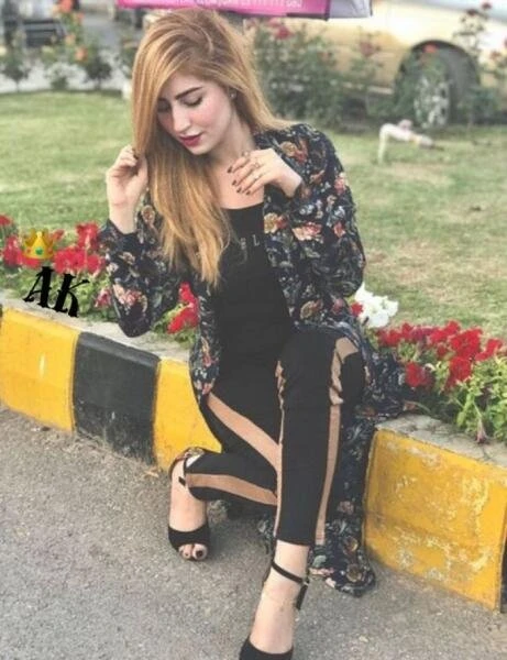 Noor Shah – Pakistani escort in Karāchi — 6 / 8