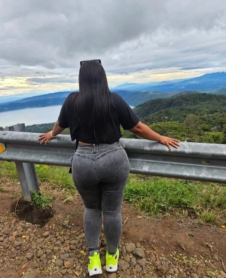 Sonam – Indian escort in Mumbai — 7 / 9