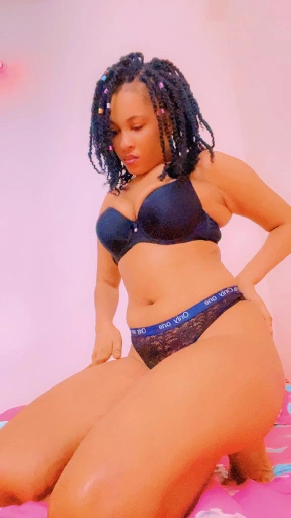 Siara – Burundian escort in Hyderabad — 2 / 7