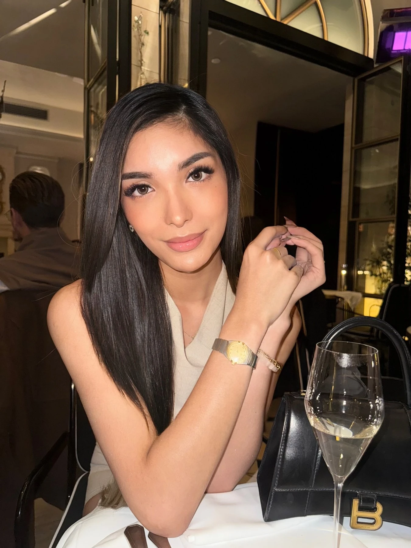Captivating Elise – Australian escort in Ho Chi Minh City — 15 / 23