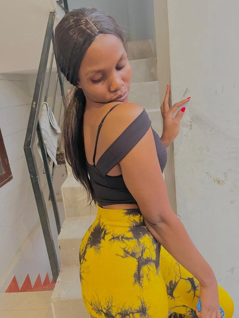 Cathy – Namibian escort in Jalandhar — 2 / 4