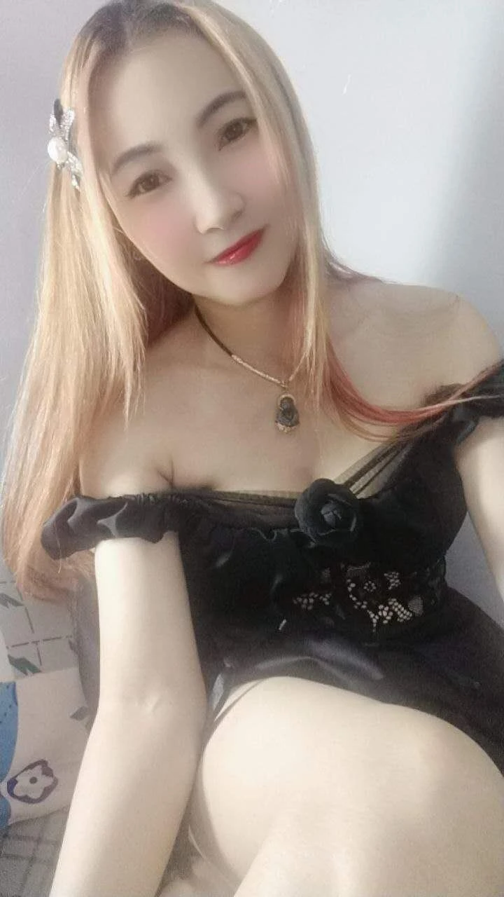 Kiki – Vietnamese escort in Hanoi — 2 / 8